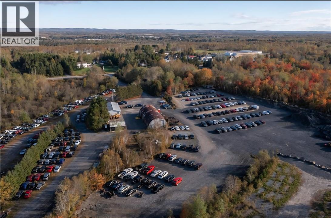 1951 Valleyview, Greater Sudbury, Ontario  P3N 1K9 - Photo 4 - 2123726