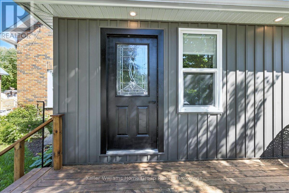Property at 138 FREDERICK STREET E image 4