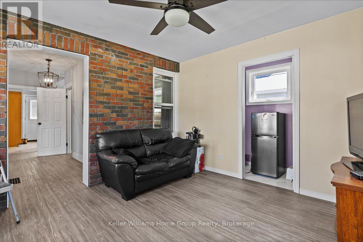 138 Frederick Street E, Wellington North (Arthur), Ontario  N0G 1A0 - Photo 6 - X12241829