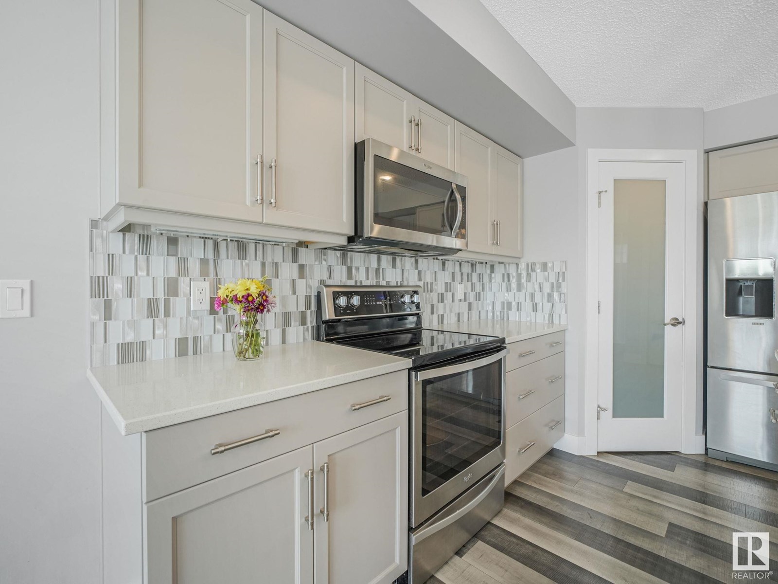 Property at 5810 66 ST image 1