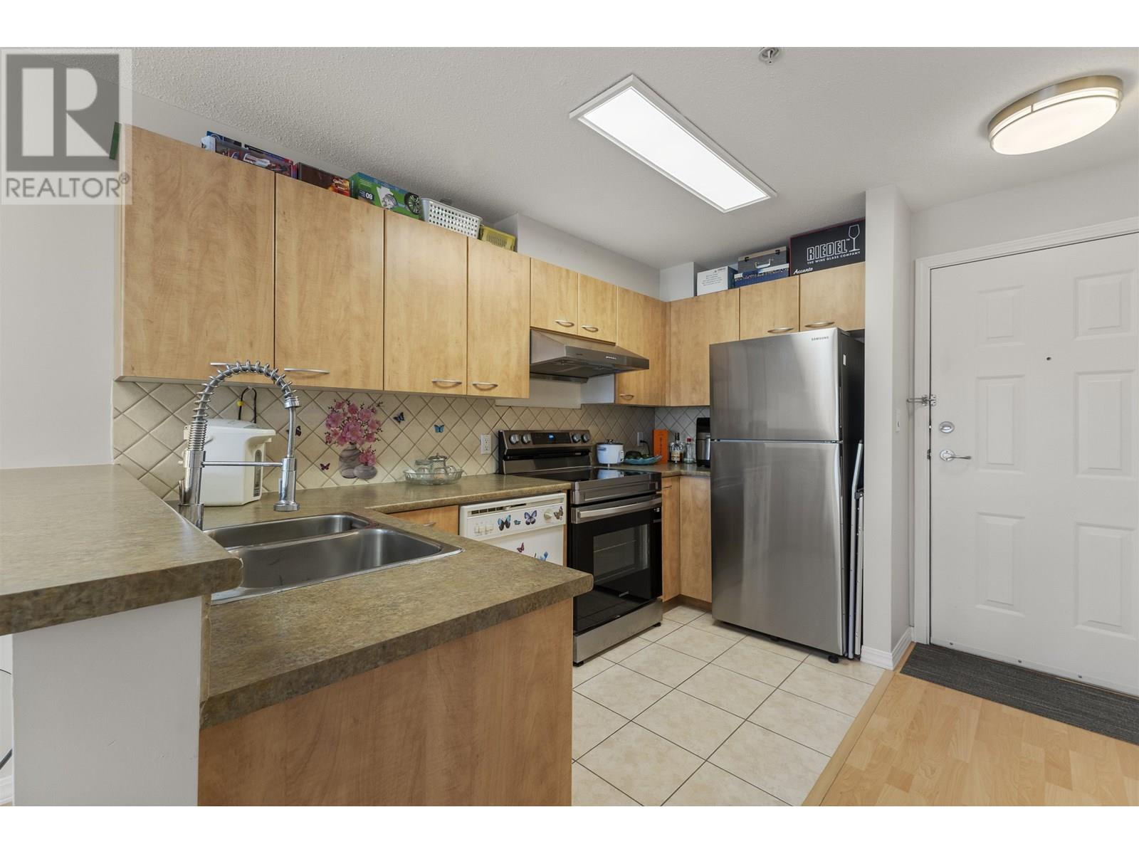 210 2973 Kingsway, Vancouver, British Columbia  V5R 5J4 - Photo 4 - R3033067