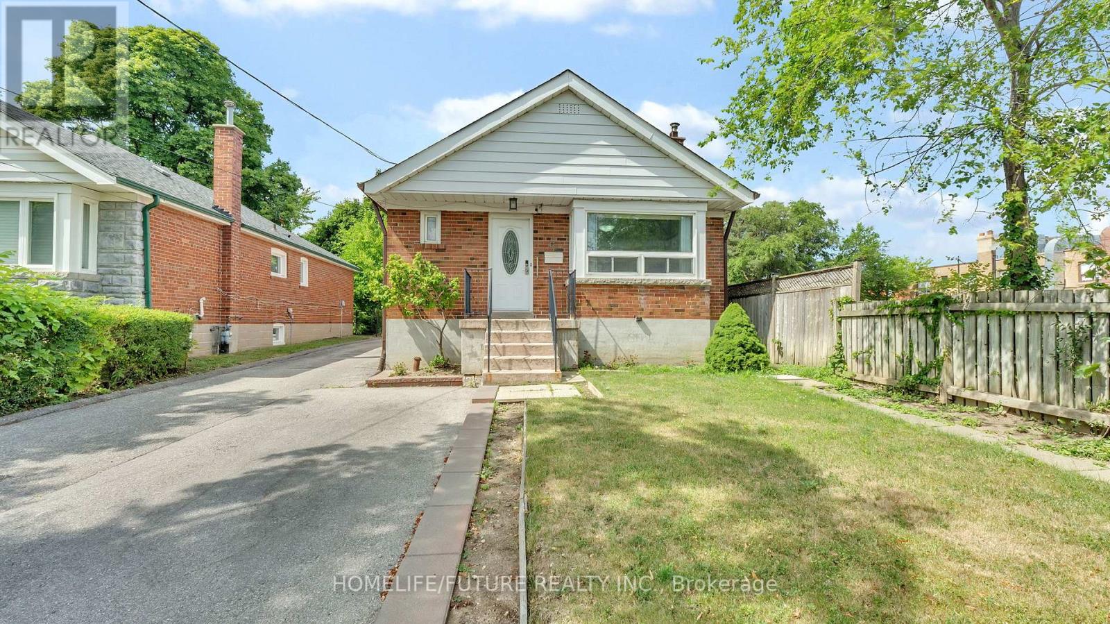 Property at 6 DE QUINCY BOULEVARD image 2