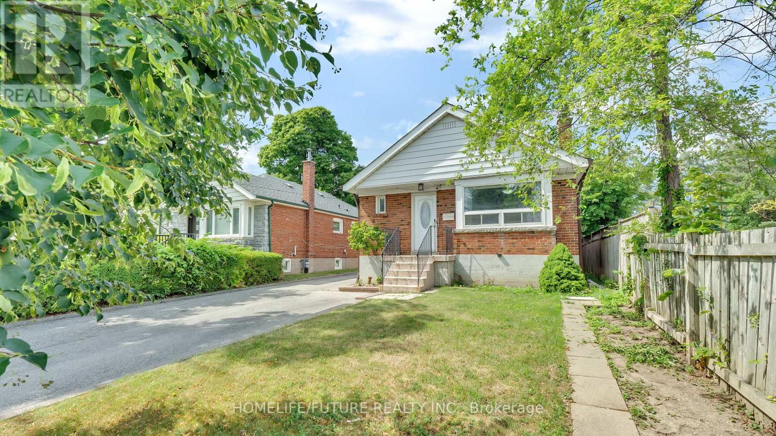 Property at 6 DE QUINCY BOULEVARD image 3