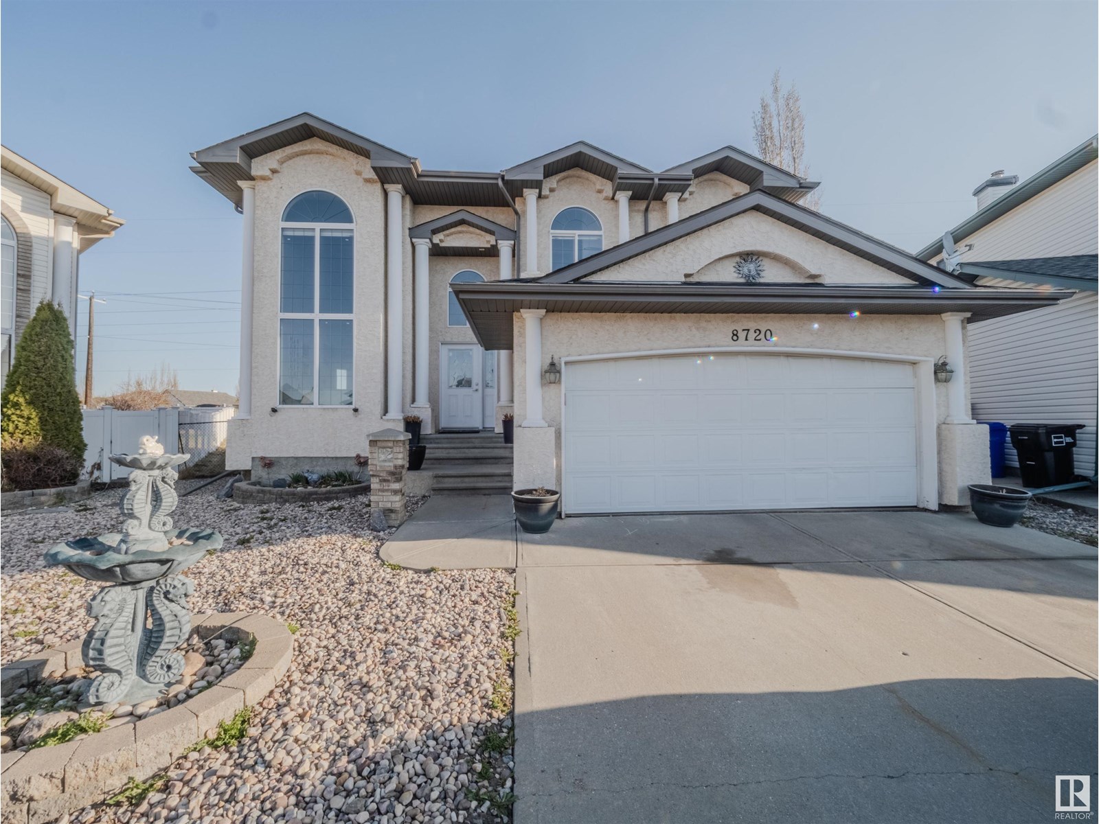 8720 163 AV NW, Edmonton, Alberta