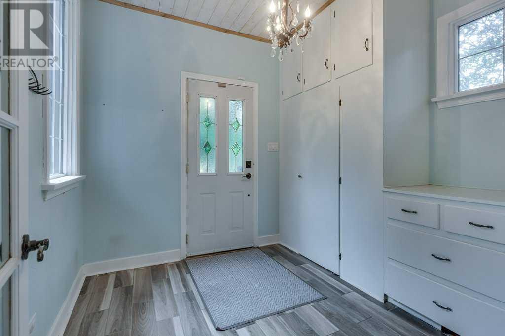 Property at 5529 45 Avenue image 2
