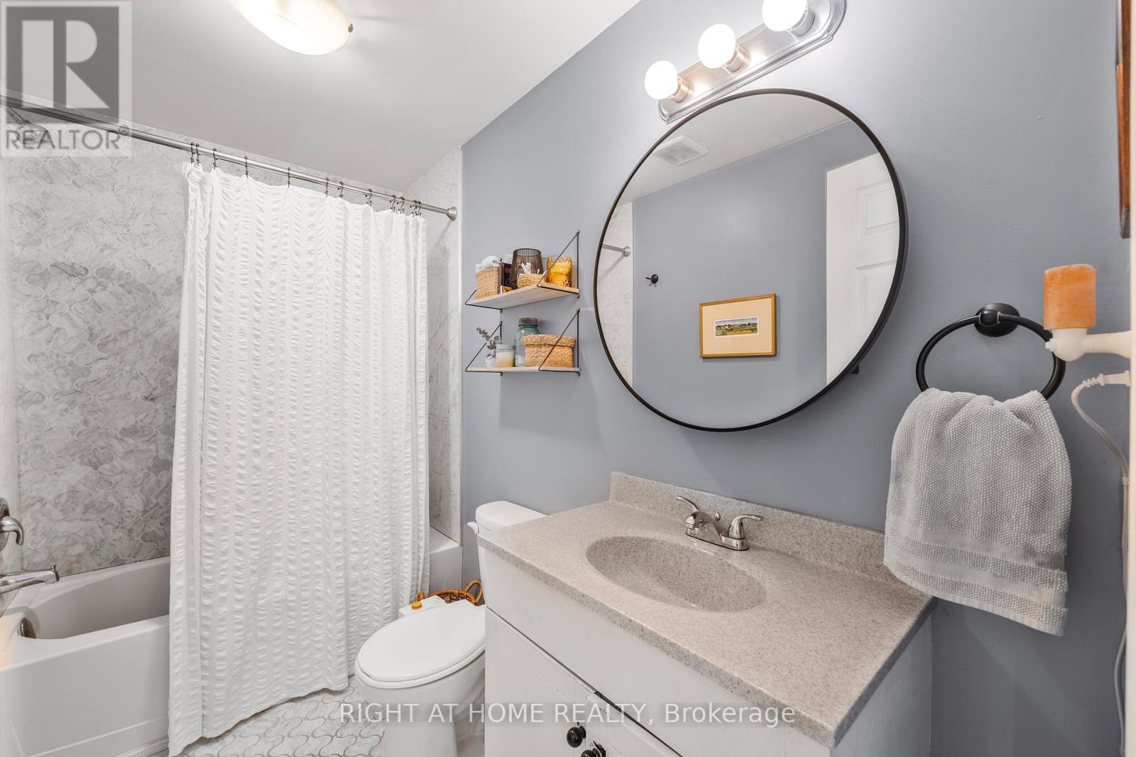71 Robins Avenue, Hamilton, Ontario  L8H 4N3 - Photo 16 - X12318576
