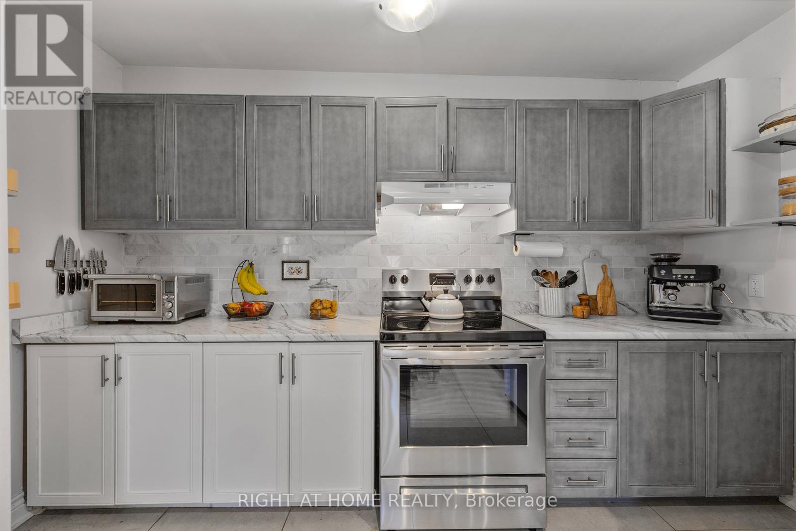 71 Robins Avenue, Hamilton, Ontario  L8H 4N3 - Photo 11 - X12318576