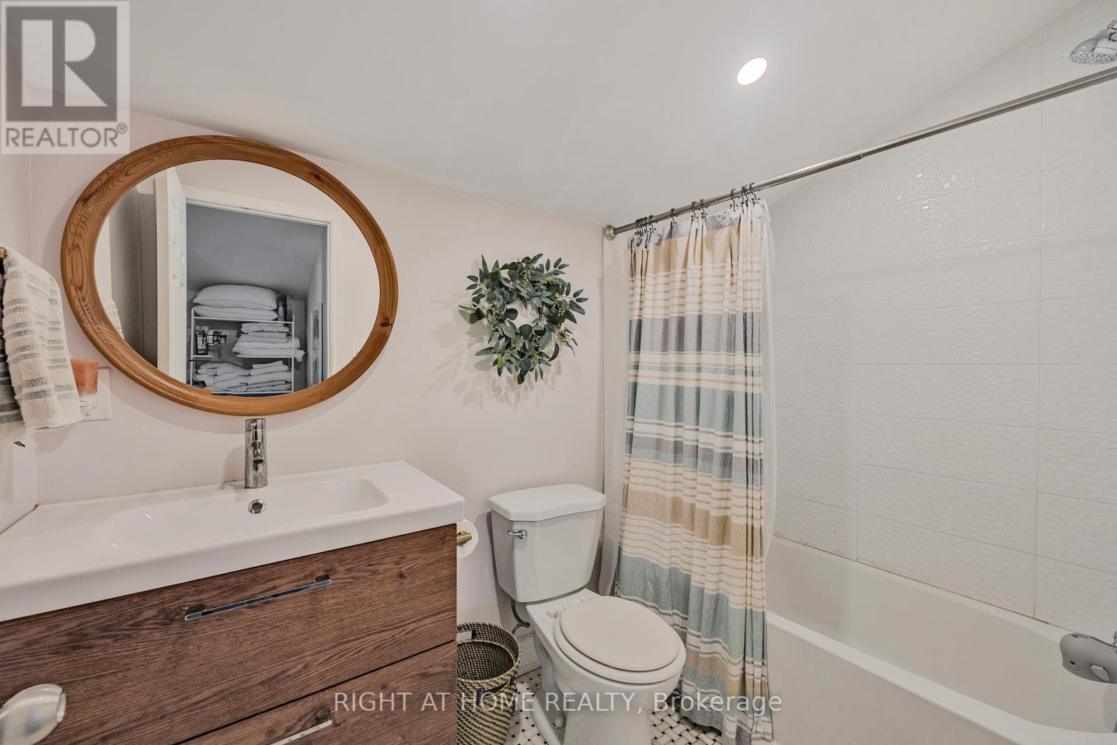 71 Robins Avenue, Hamilton, Ontario  L8H 4N3 - Photo 22 - X12318576