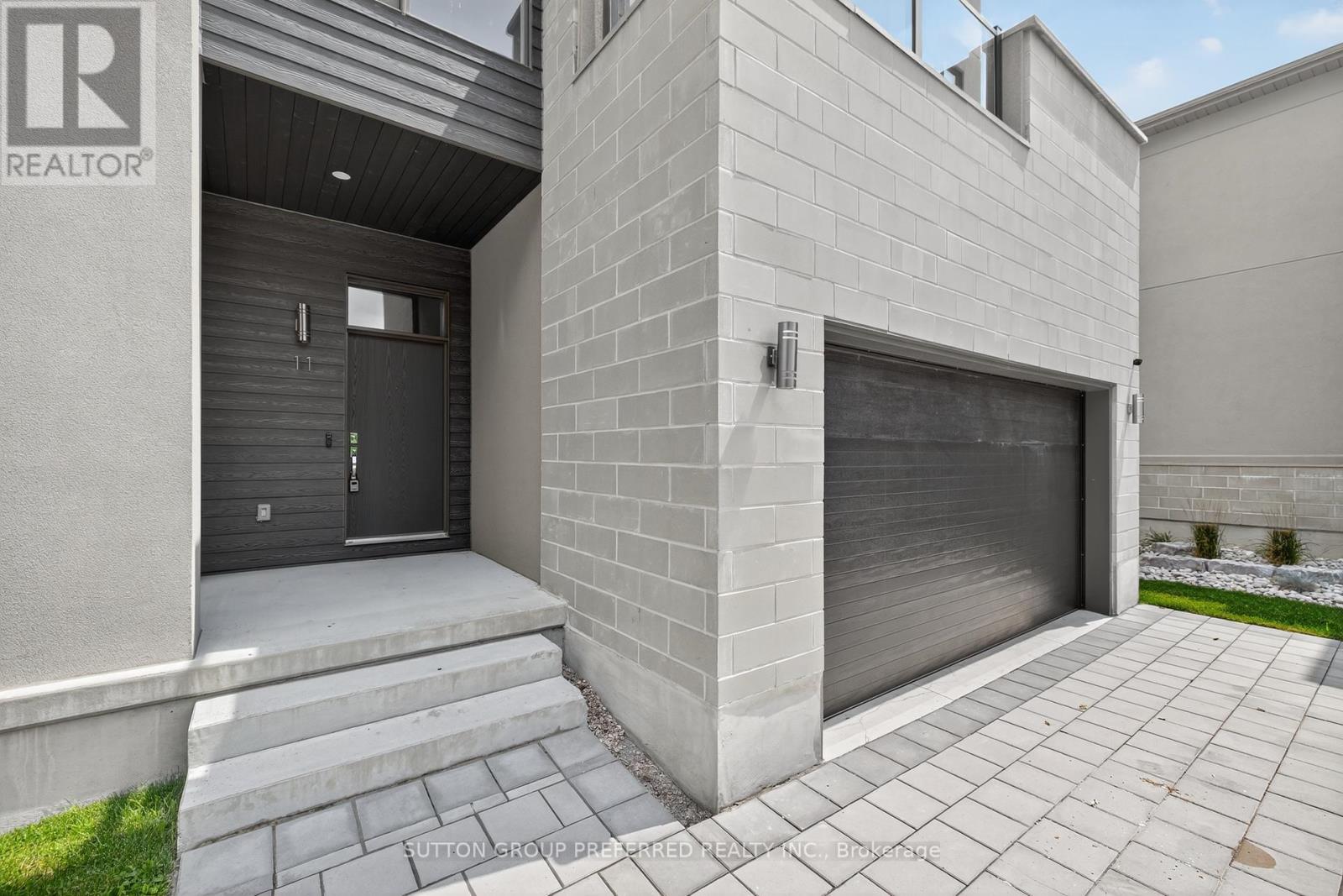 11 - 495 Oakridge Drive, London North, Ontario  N6H 0H2 - Photo 3 - X12322665