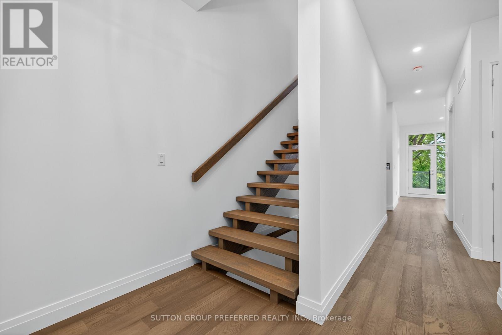 11 - 495 Oakridge Drive, London North, Ontario  N6H 0H2 - Photo 4 - X12322665
