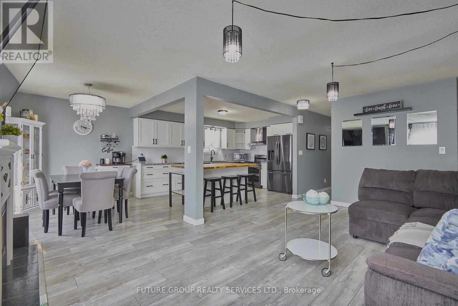 5 Burke Street, Georgina, Ontario  L0E 1R0 - Photo 6 - N12322682