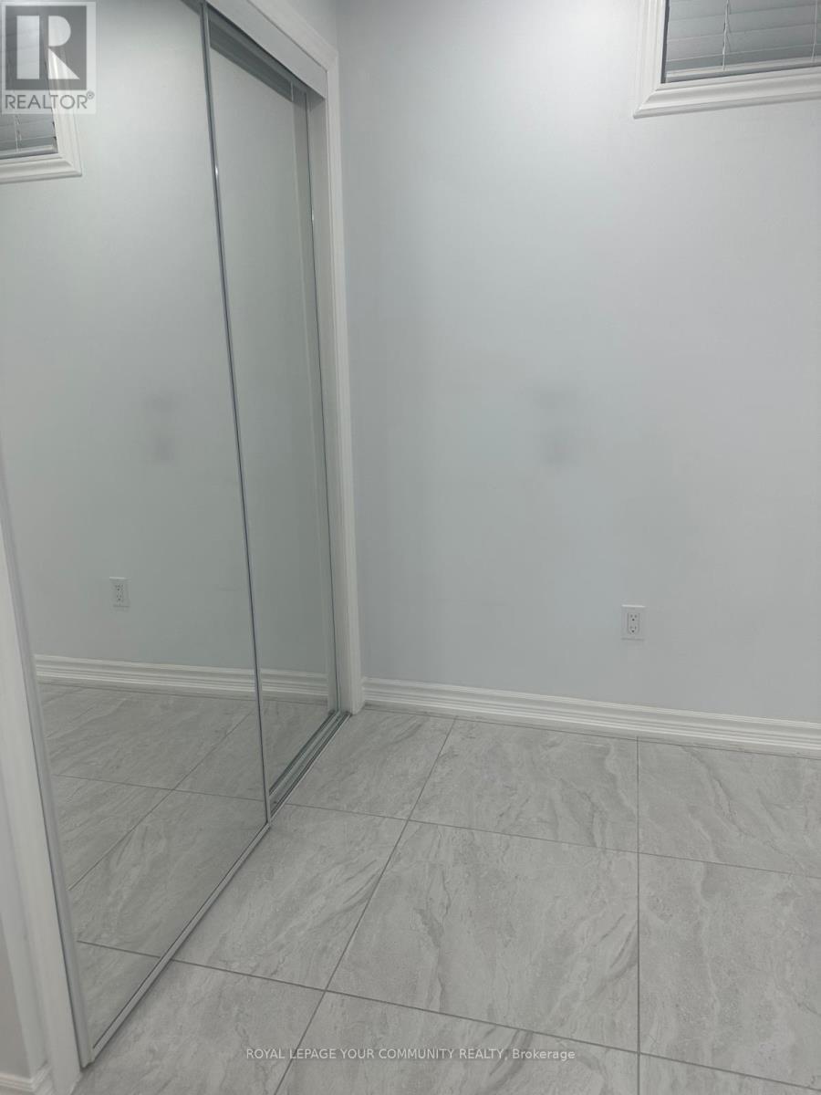 Bsmt - 16 Attview Crescent, Brampton, Ontario  L6P 2R6 - Photo 12 - W12322688