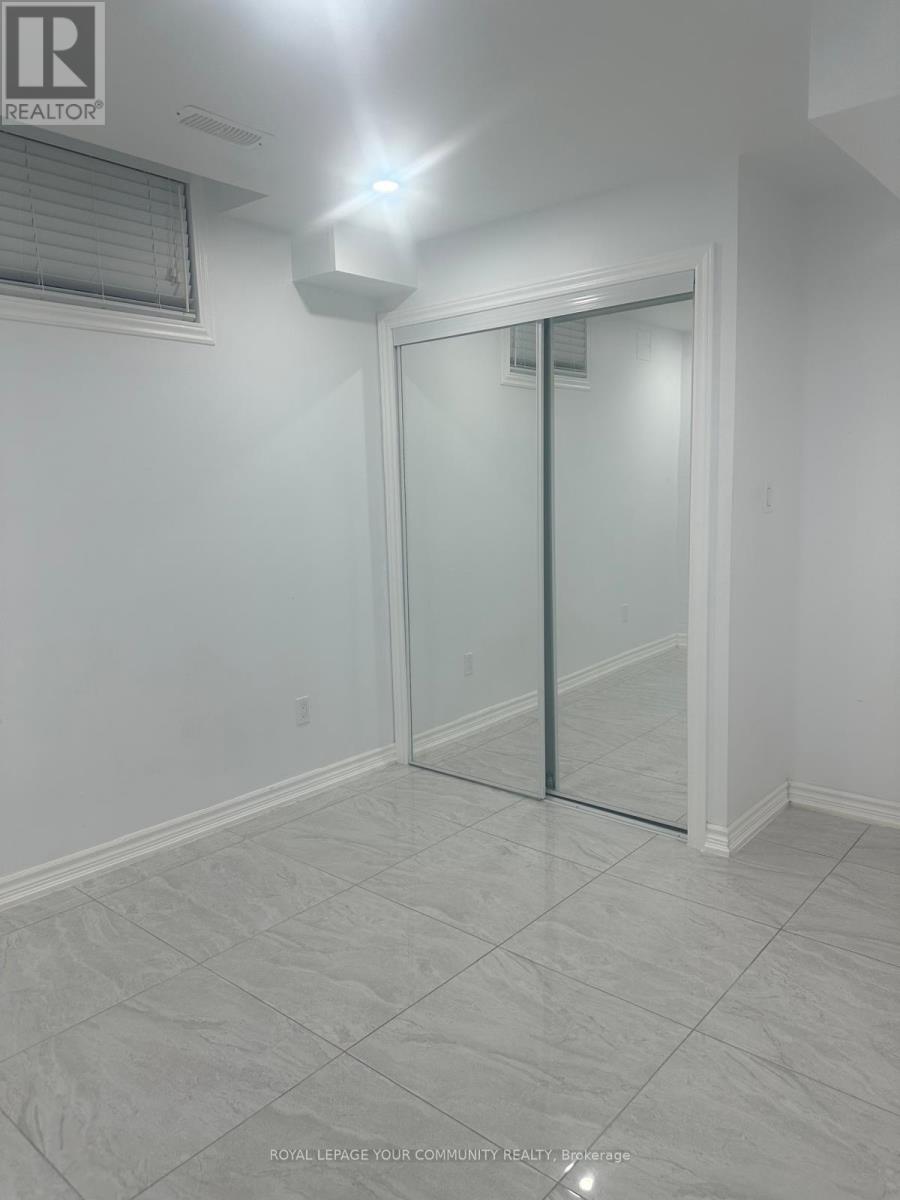 Bsmt - 16 Attview Crescent, Brampton, Ontario  L6P 2R6 - Photo 14 - W12322688