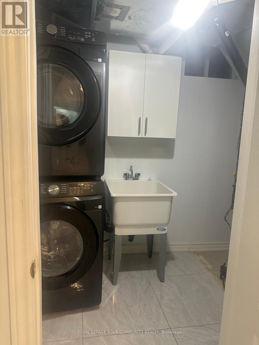 Bsmt - 16 Attview Crescent, Brampton, Ontario  L6P 2R6 - Photo 16 - W12322688