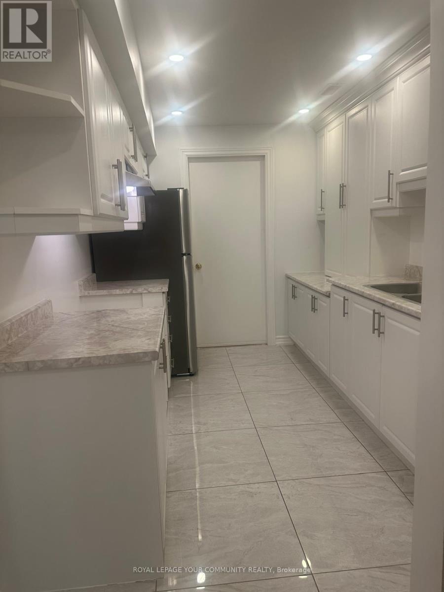 Bsmt - 16 Attview Crescent, Brampton, Ontario  L6P 2R6 - Photo 6 - W12322688