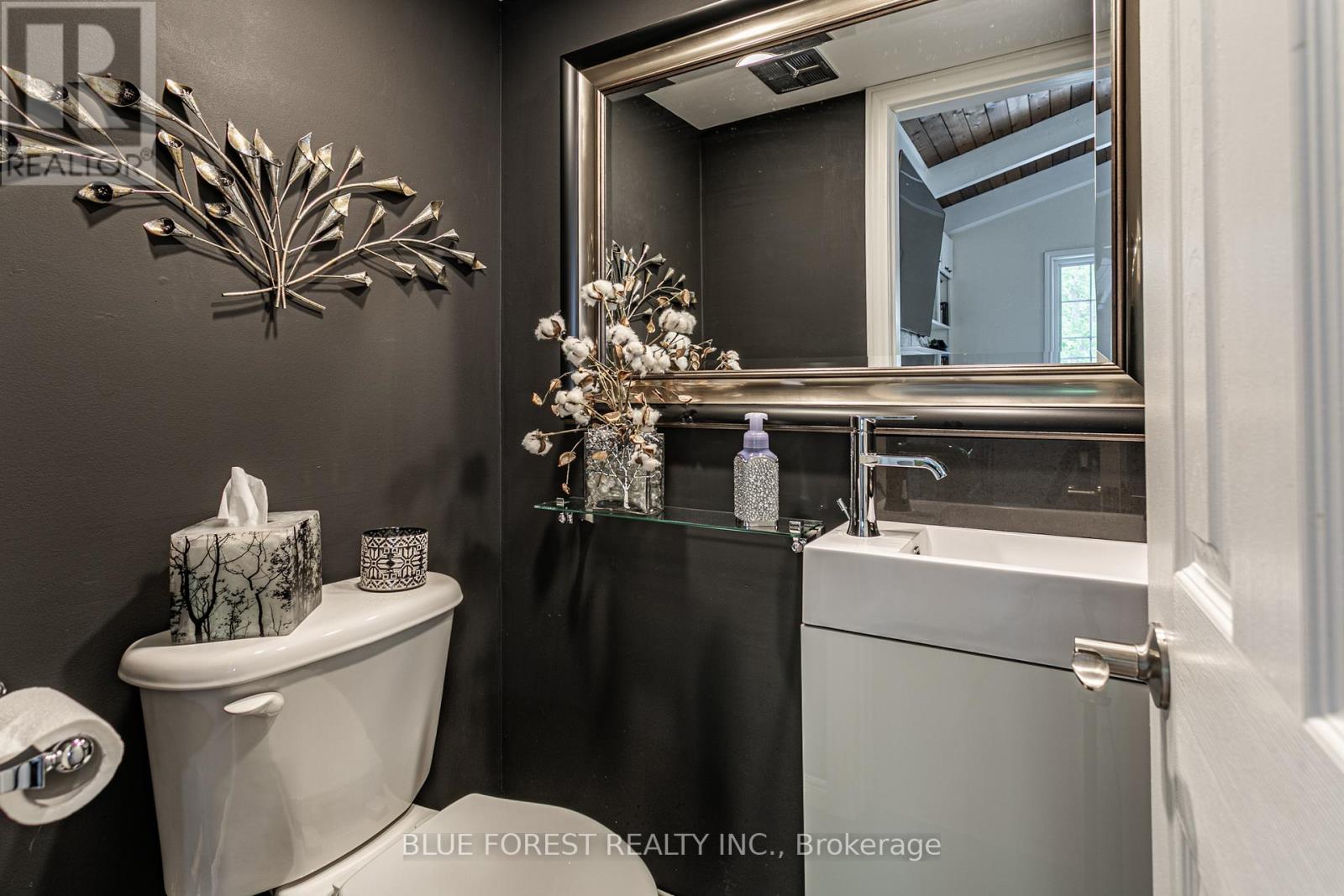 5721 Marion Street, Thames Centre, Ontario  N0L 1G4 - Photo 11 - X12322705
