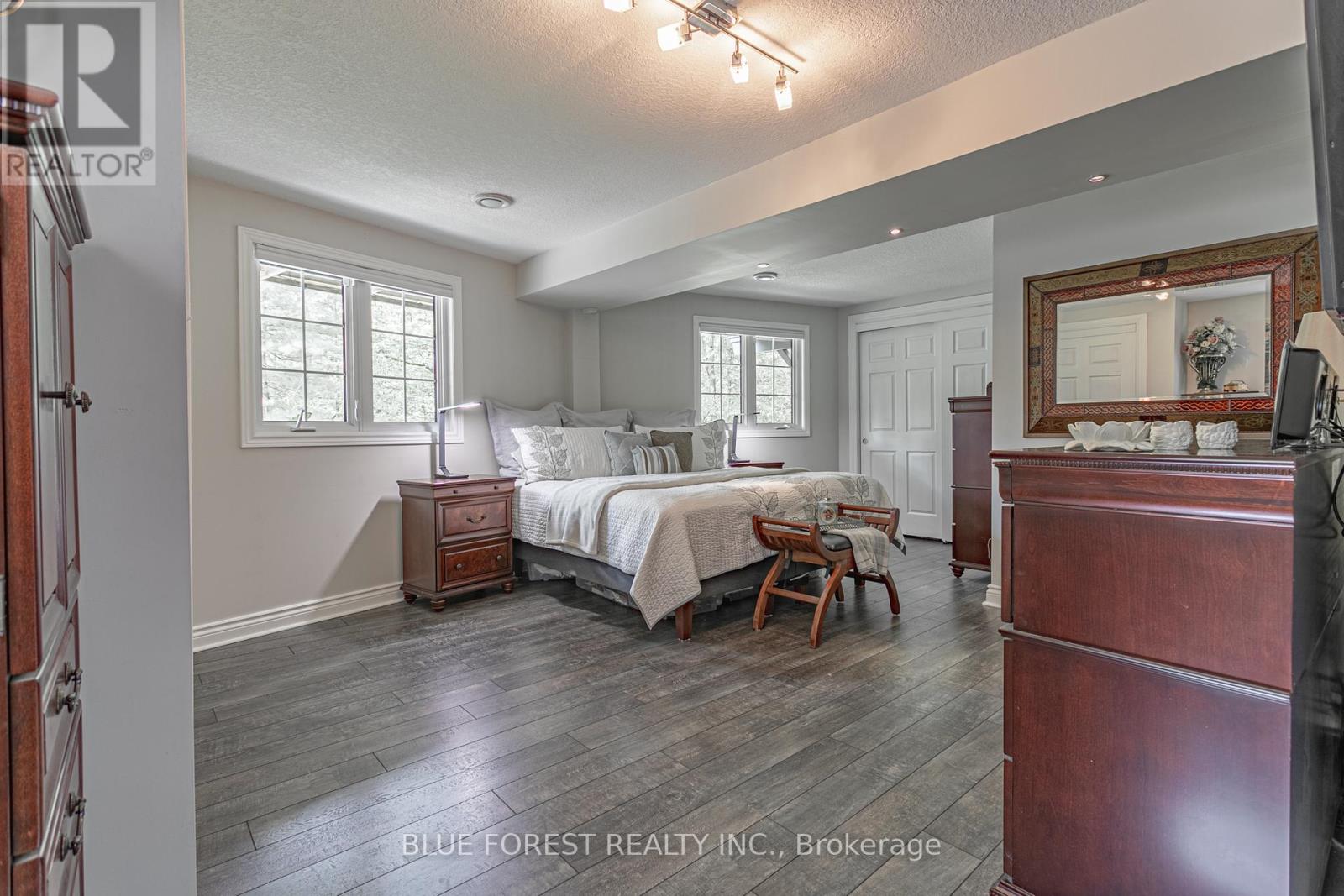 5721 Marion Street, Thames Centre, Ontario  N0L 1G4 - Photo 23 - X12322705