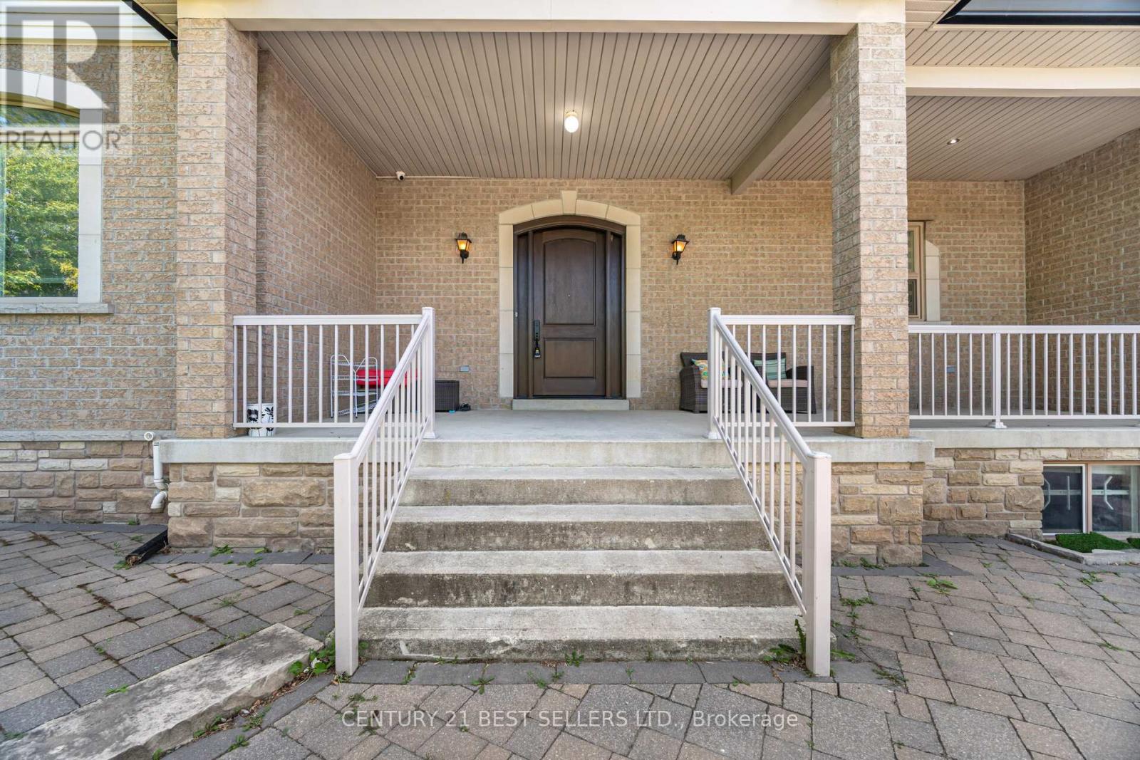 10108 Clarkway Drive, Brampton, Ontario  L6P 0V8 - Photo 6 - W12320992