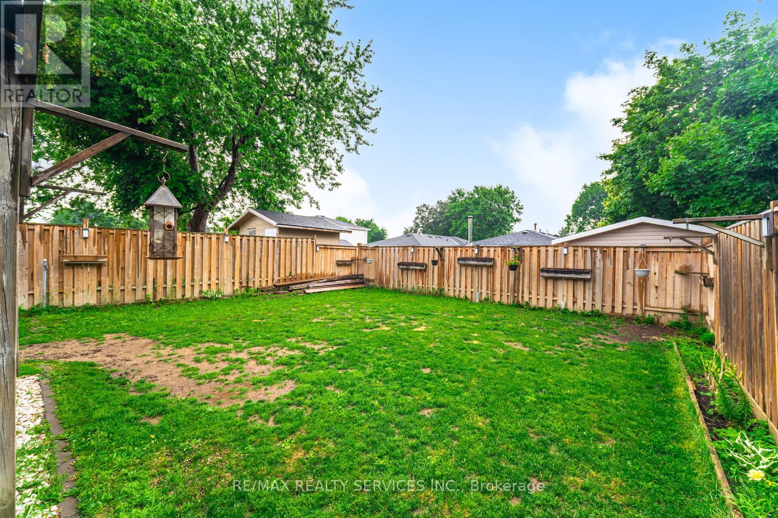 17 Garside Crescent, Brampton, Ontario  L6S 1H5 - Photo 26 - W12322707