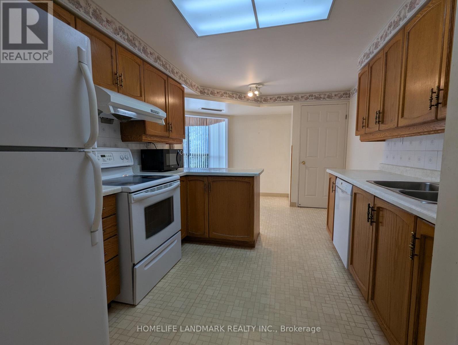 306 - 265 Westcourt Place, Waterloo, Ontario  N2L 6E4 - Photo 7 - X12322700
