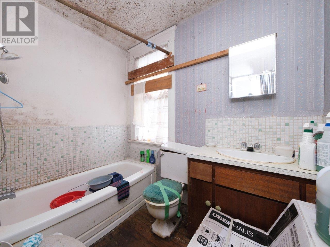 Property at 418 E KEITH ROAD image 5