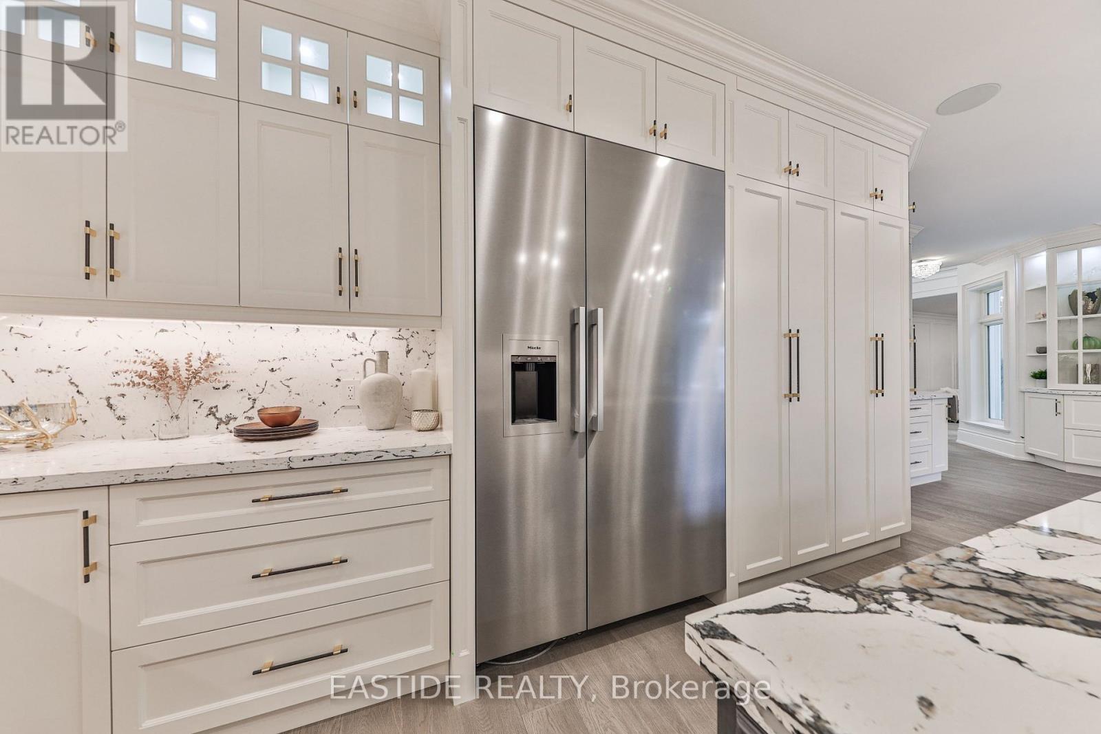 431 Fourth Line, Oakville, Ontario  L6L 5A5 - Photo 12 - W12186366