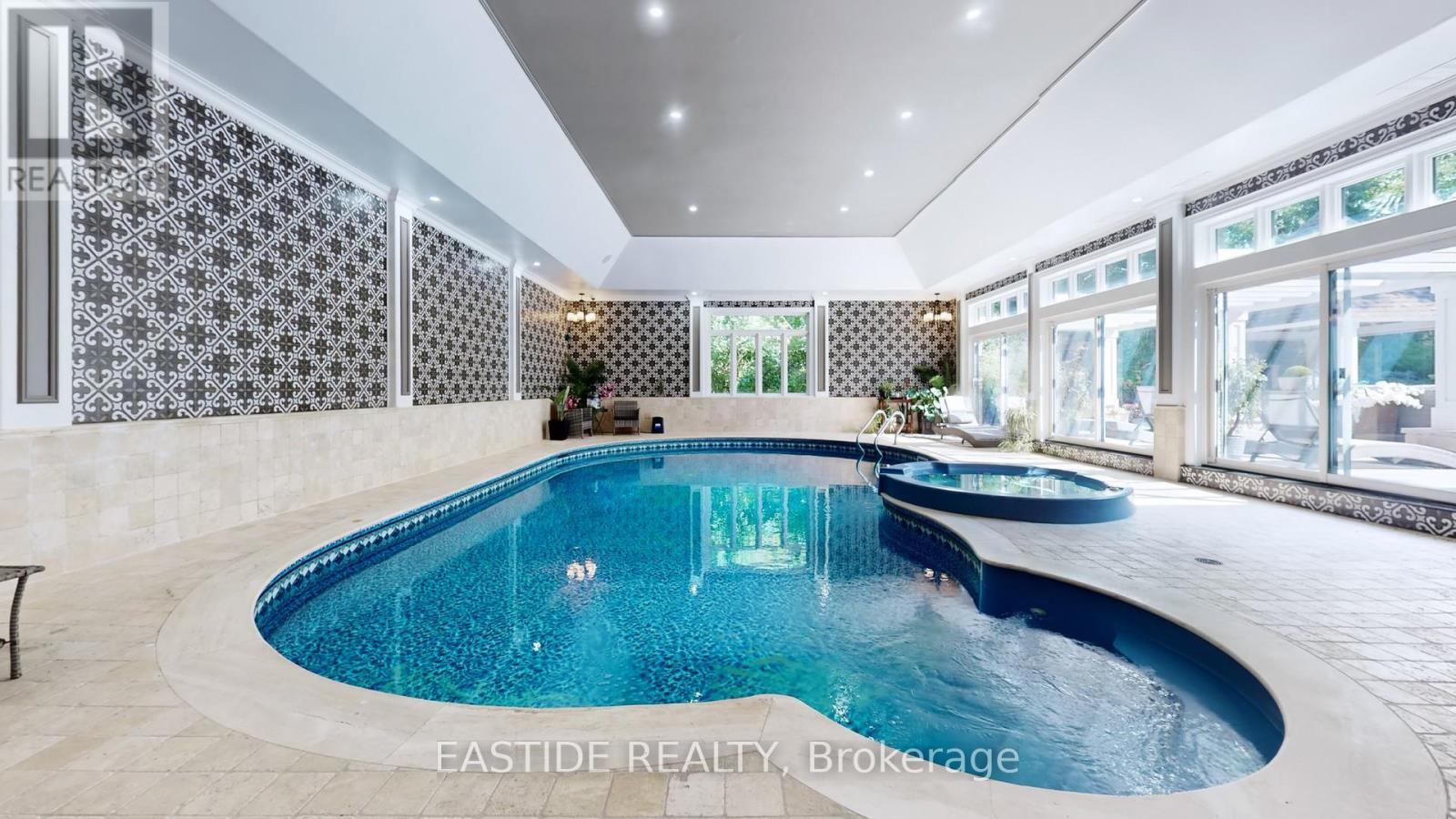 431 Fourth Line, Oakville, Ontario  L6L 5A5 - Photo 28 - W12186366