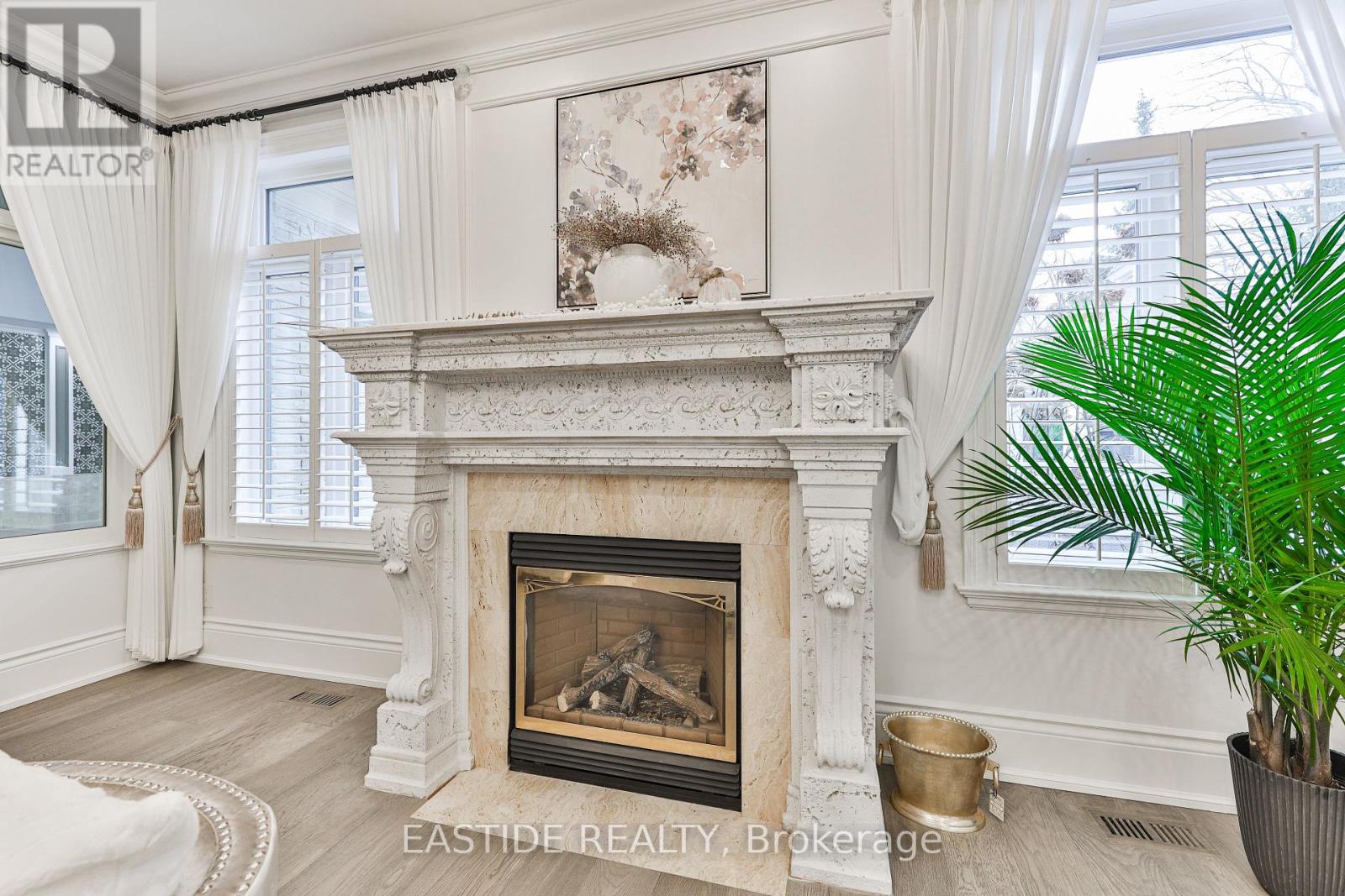 431 Fourth Line, Oakville, Ontario  L6L 5A5 - Photo 8 - W12186366