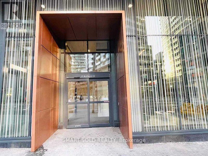 2711 - 19 Bathurst Street, Toronto, Ontario  M5V 0N1 - Photo 3 - C12322374