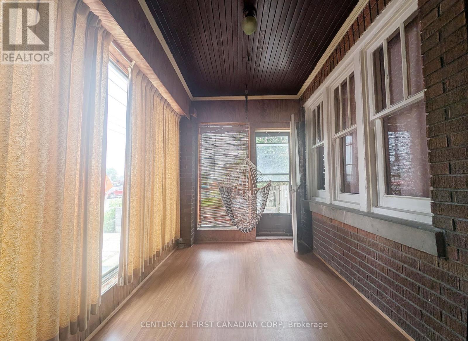 1169 Oxford Street E, London East (East G), Ontario  N5Y 3L7 - Photo 8 - X12204824