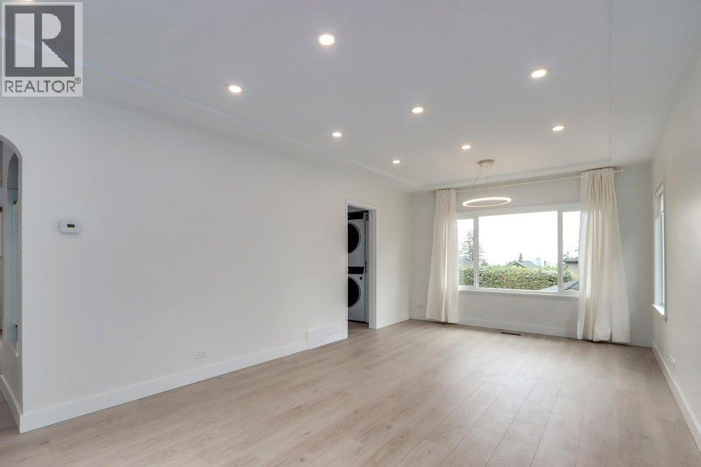 181 W Windsor Road, North Vancouver, British Columbia  V7N 2M9 - Photo 10 - R3015656