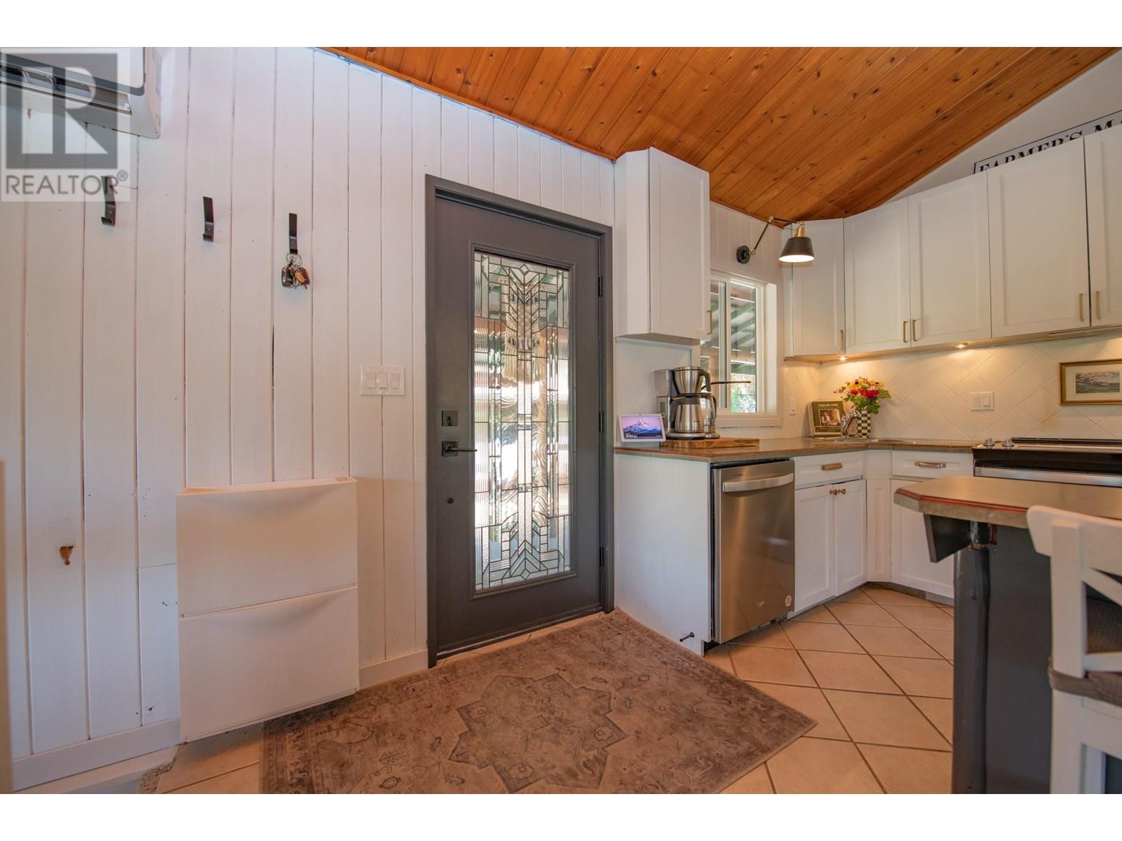 374 Kildare Way, Vernon, British Columbia  V1H 2C7 - Photo 6 - 10357815