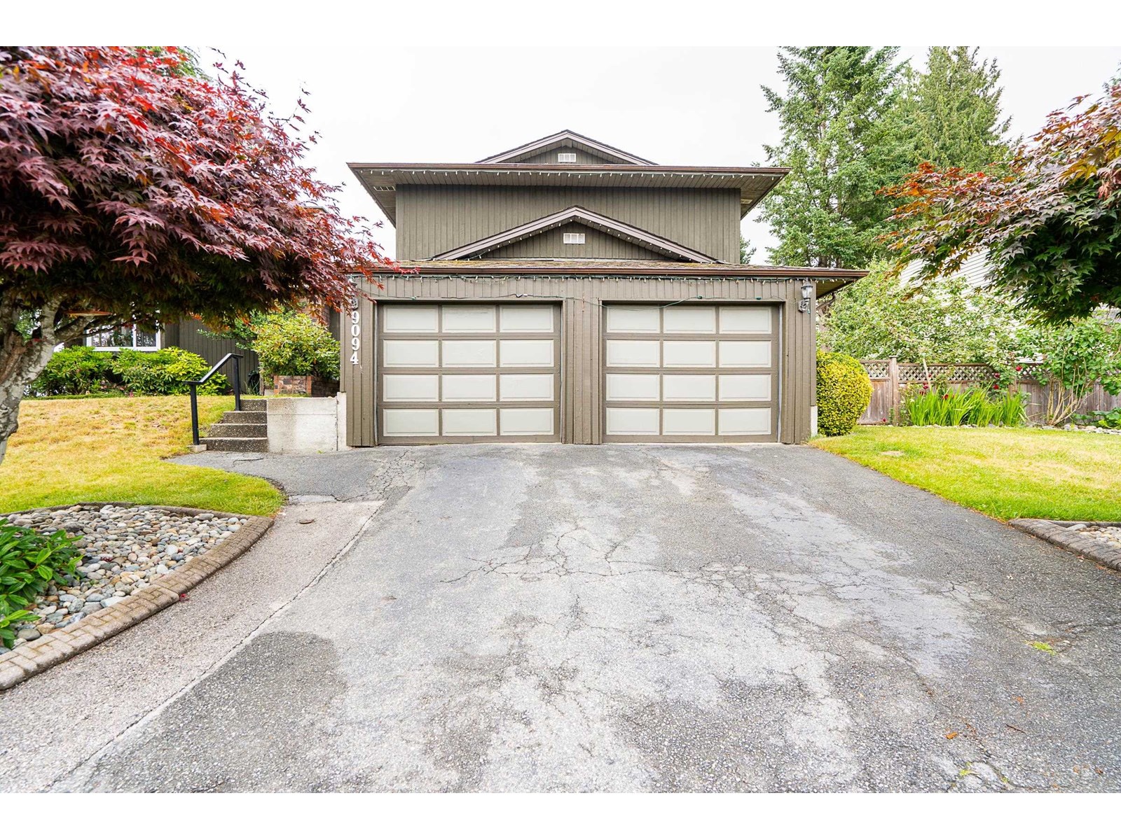 Property at 9094 117 STREET image 2