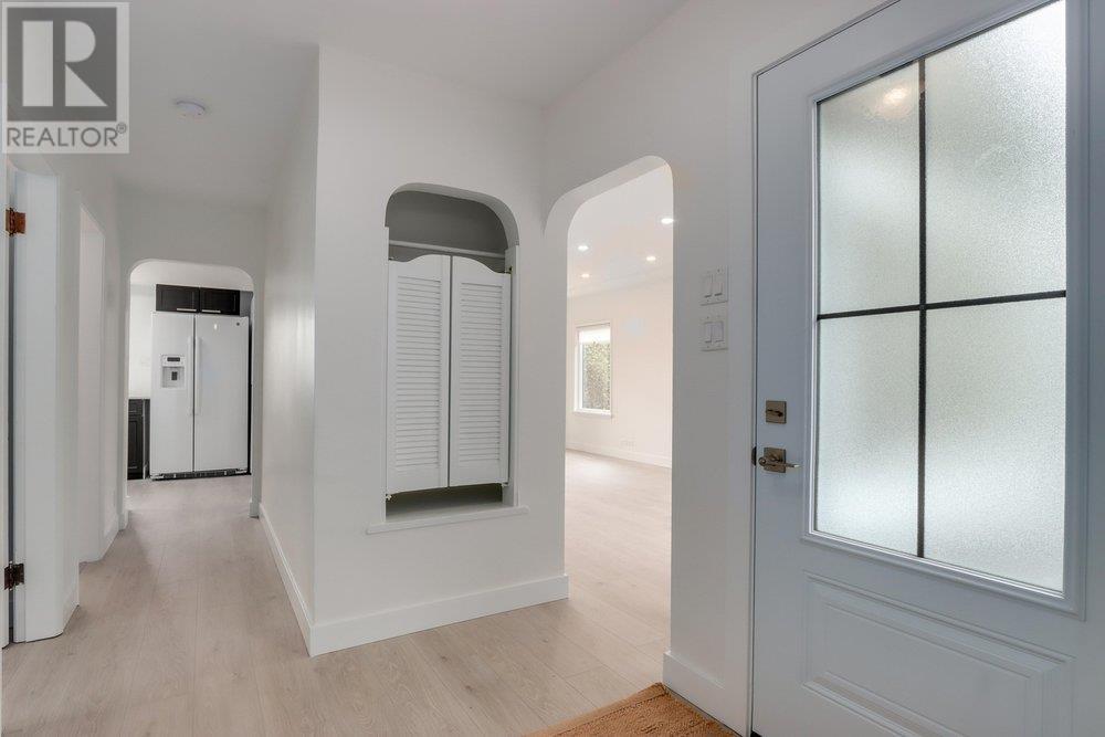 Property at 181 W WINDSOR ROAD image 5