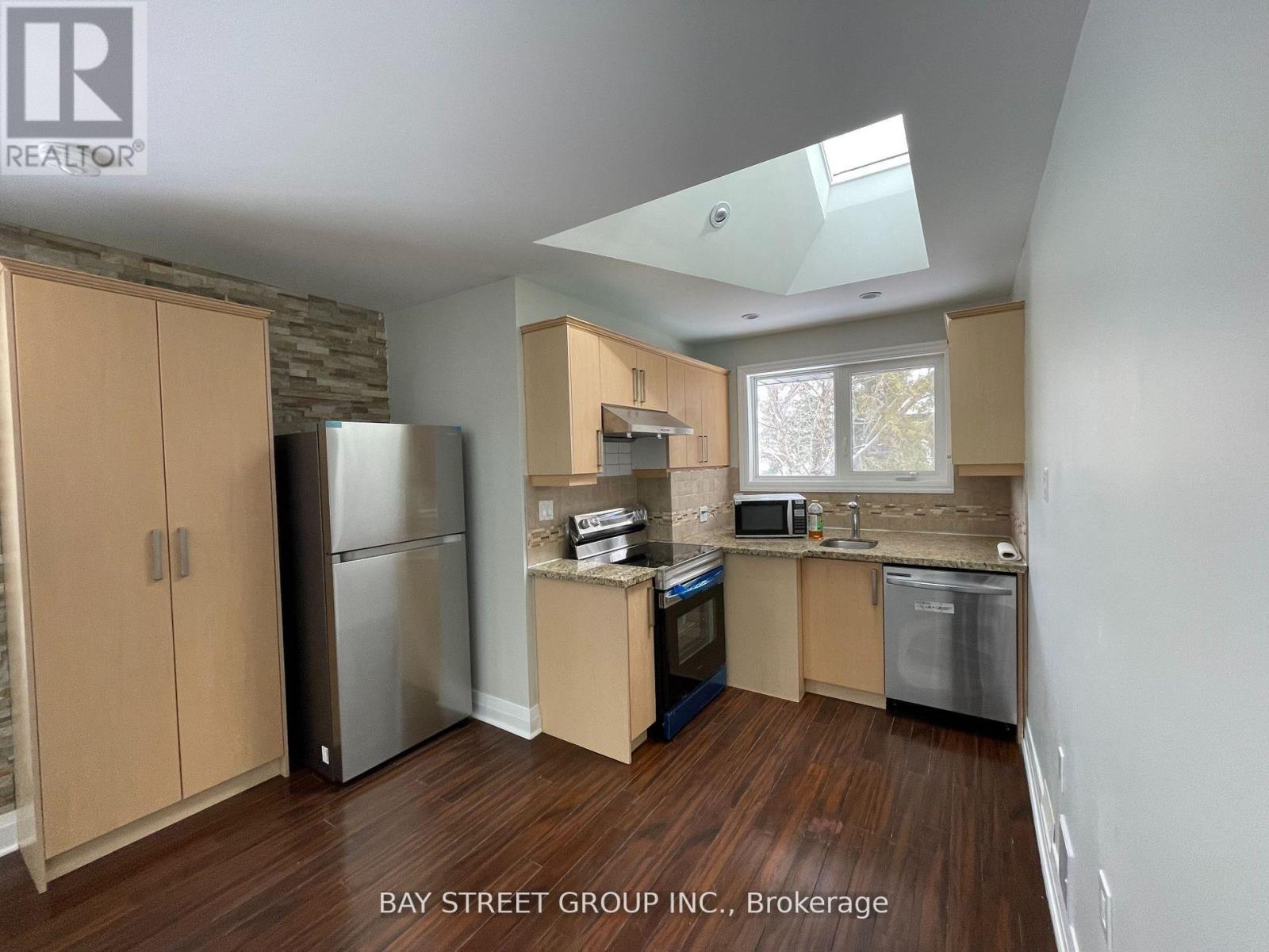 Main - 370 Centre Street E, Richmond Hill, Ontario  L4C 1B6 - Photo 2 - N12322841