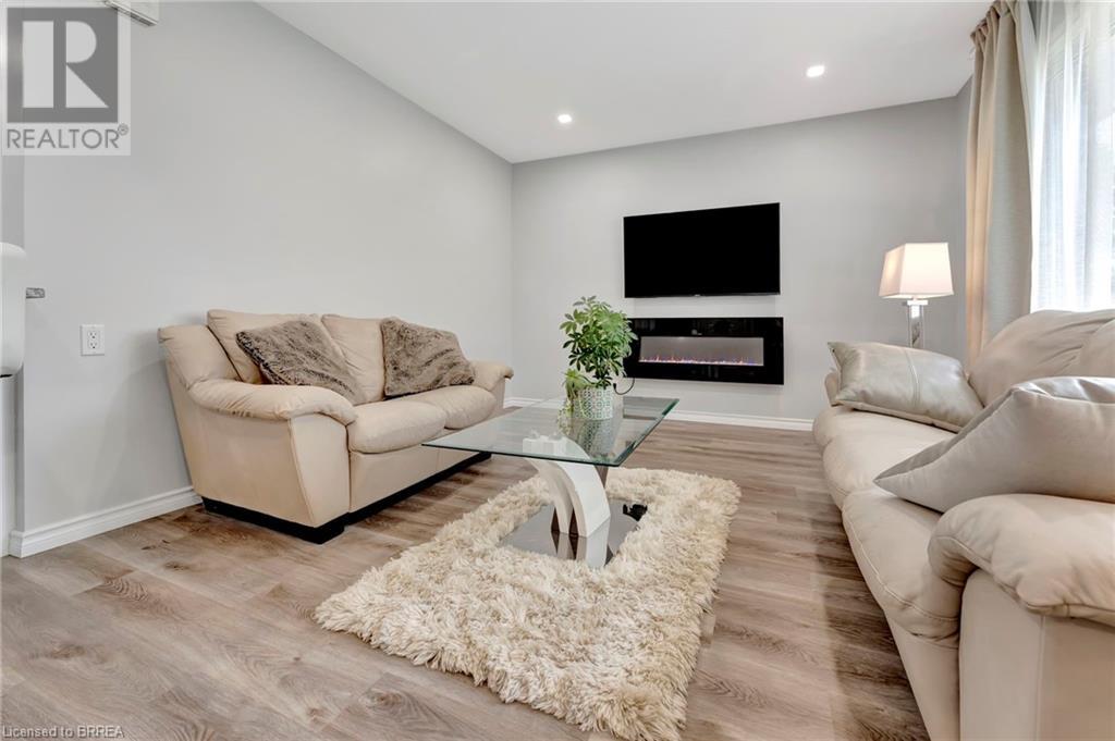 4 Sixth Concession Road, Burford, Ontario N3T 5L7 - Photo 3 - 40747072