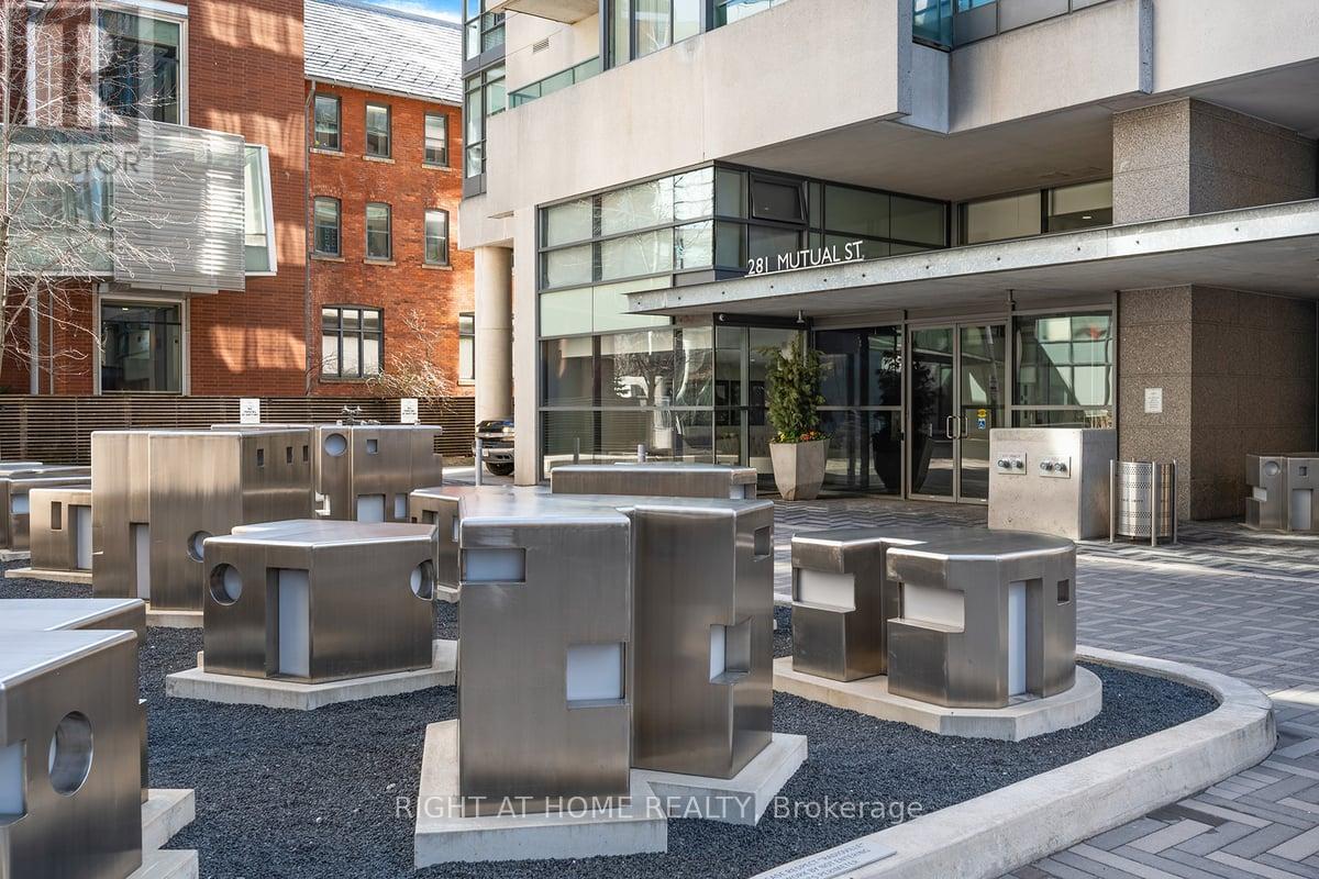 2104 - 281 Mutual Street, Toronto, Ontario  M4Y 3C4 - Photo 7 - C12322844