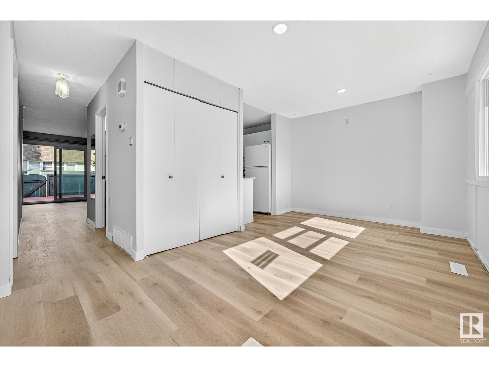 523 Village On The Gr Nw, Edmonton, Alberta  T5A 1H2 - Photo 3 - E4451102