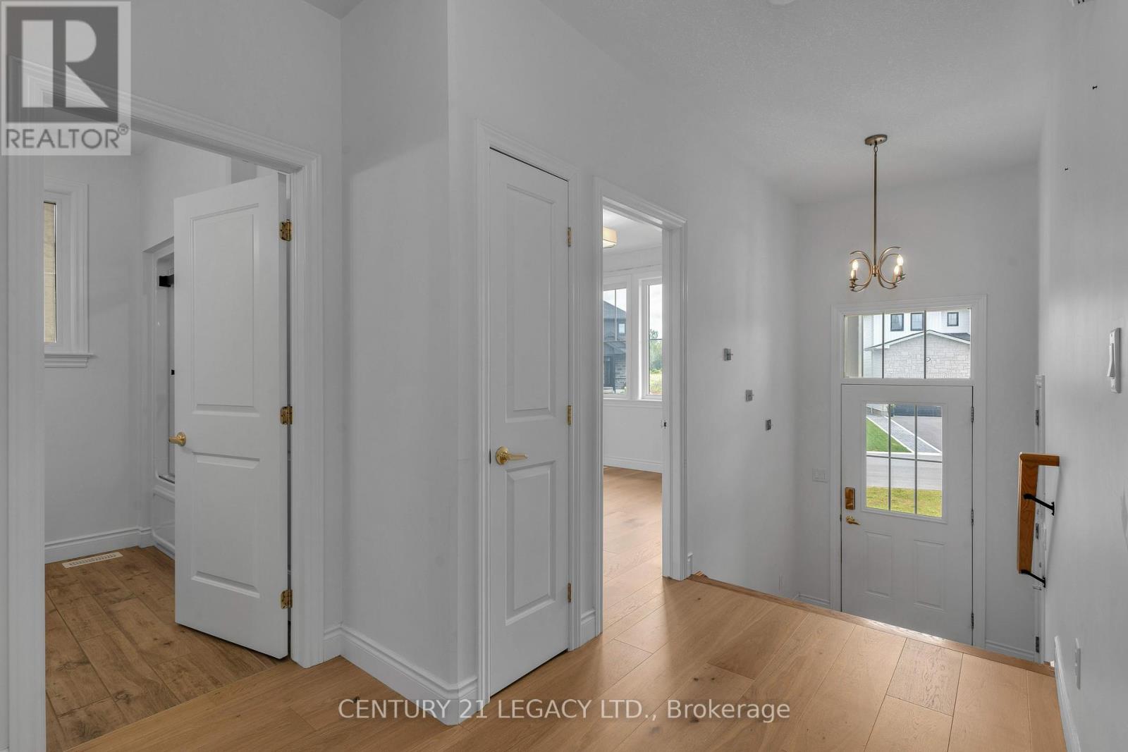 245 Mill Pond Place, Kingston, Ontario  K7M 0C9 - Photo 4 - X12322850