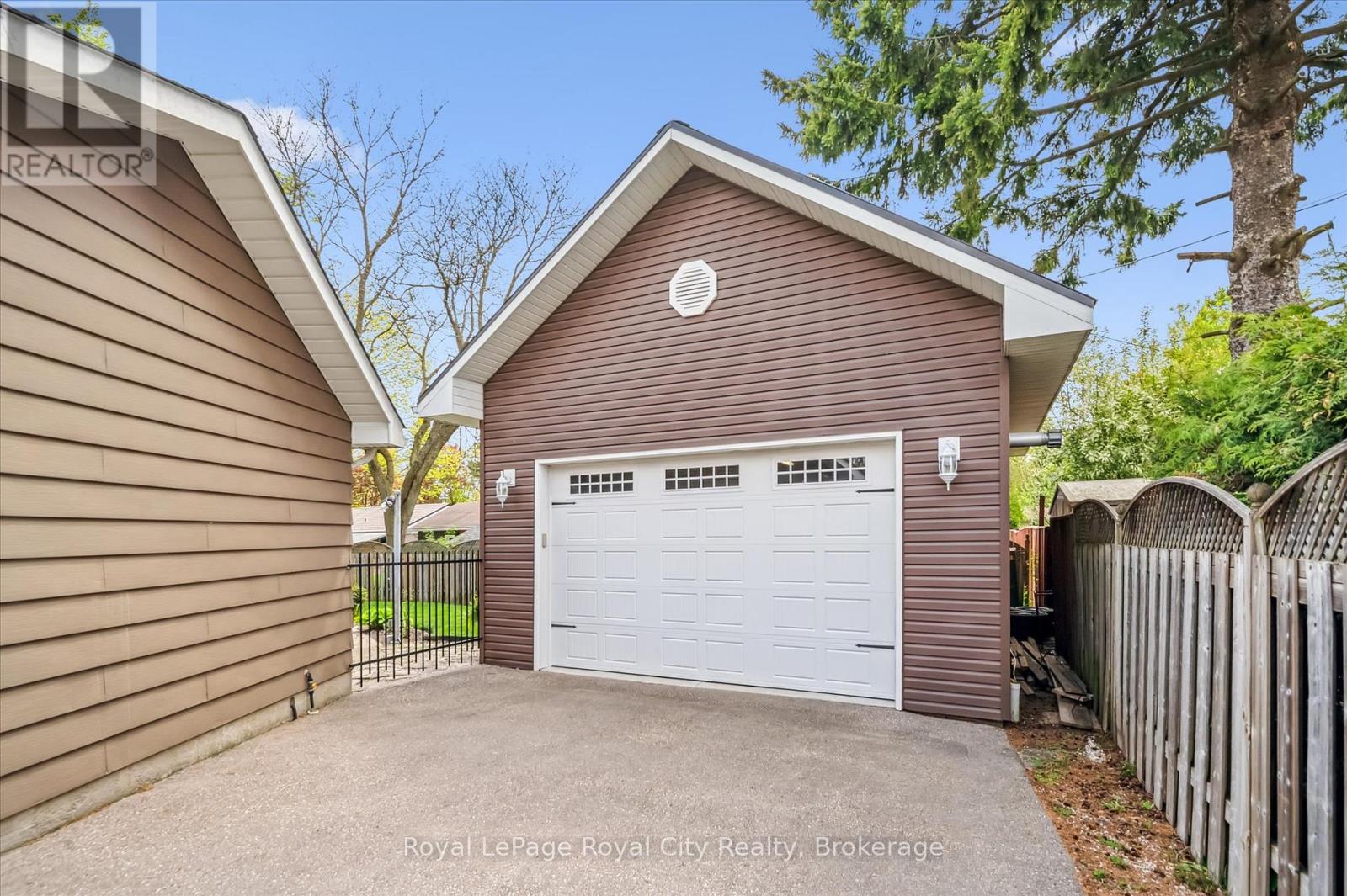 15 Wellington Drive, Centre Wellington, Ontario  N0B 1J0 - Photo 6 - X12314914