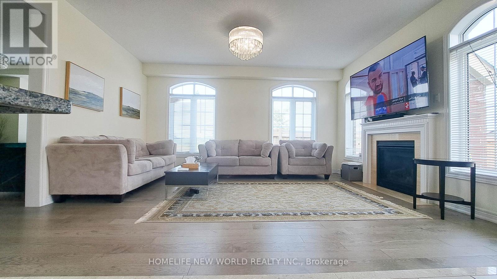 2 Falconridge Terrace, East Gwillimbury, Ontario  L9N 0R2 - Photo 7 - N12301529