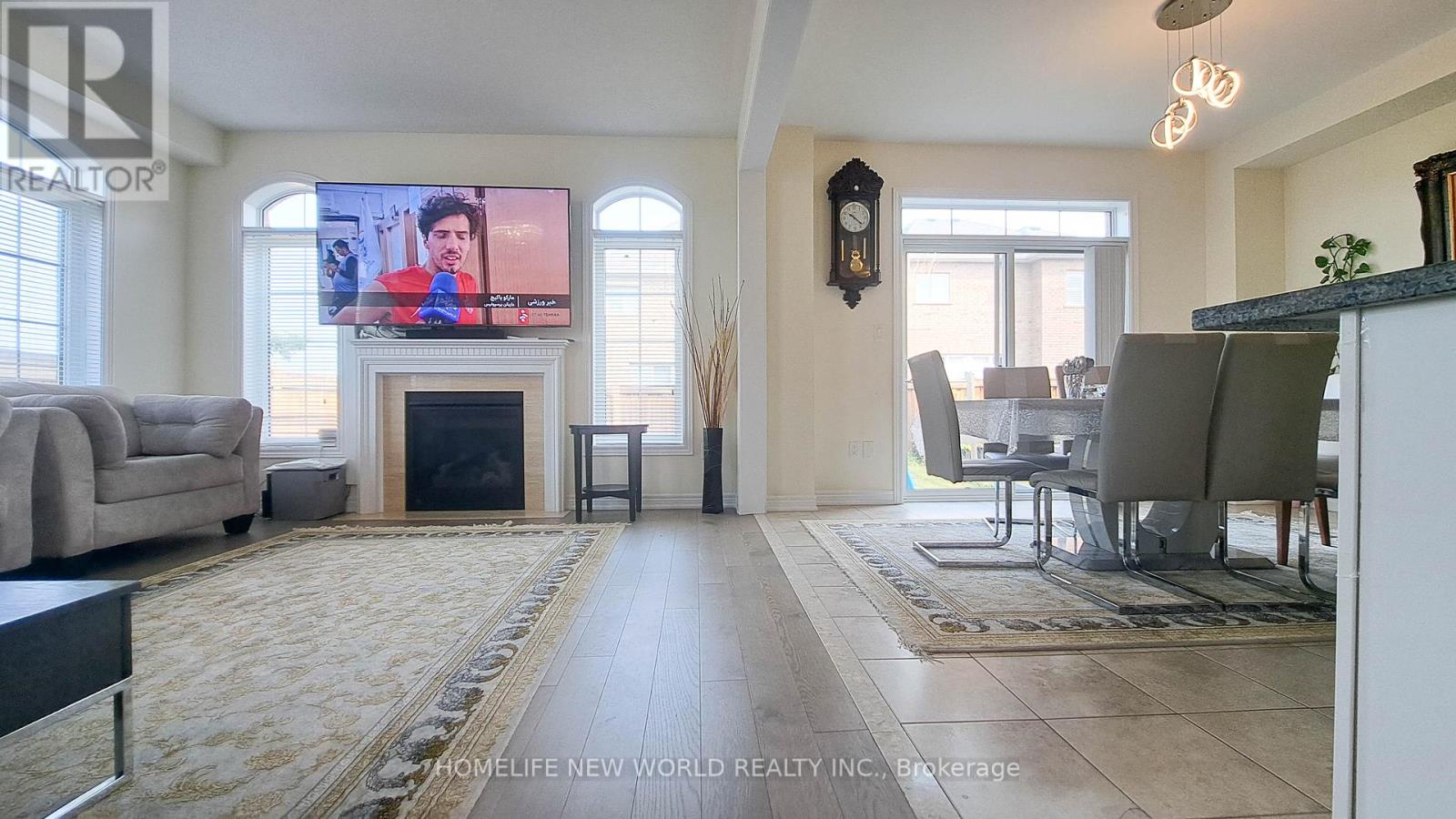 2 Falconridge Terrace, East Gwillimbury, Ontario  L9N 0R2 - Photo 8 - N12301529