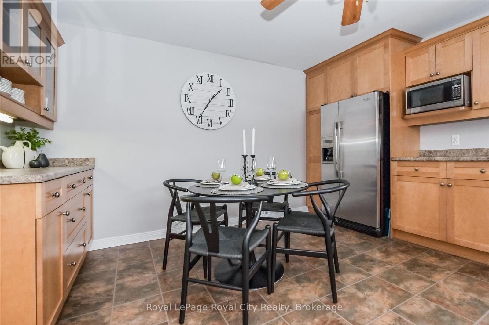 15 Wellington Drive, Centre Wellington, Ontario  N0B 1J0 - Photo 17 - X12314914