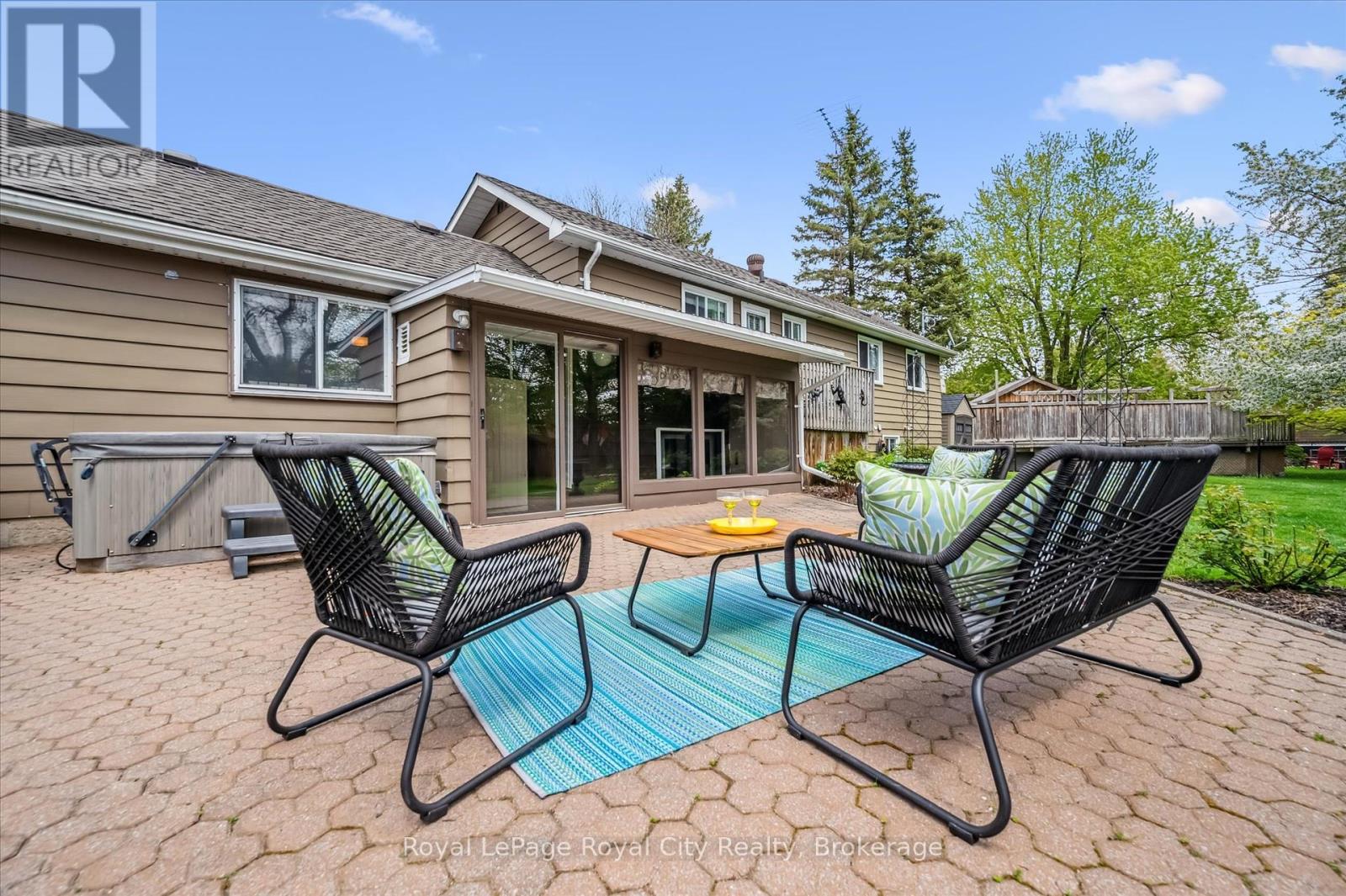 15 Wellington Drive, Centre Wellington, Ontario  N0B 1J0 - Photo 38 - X12314914