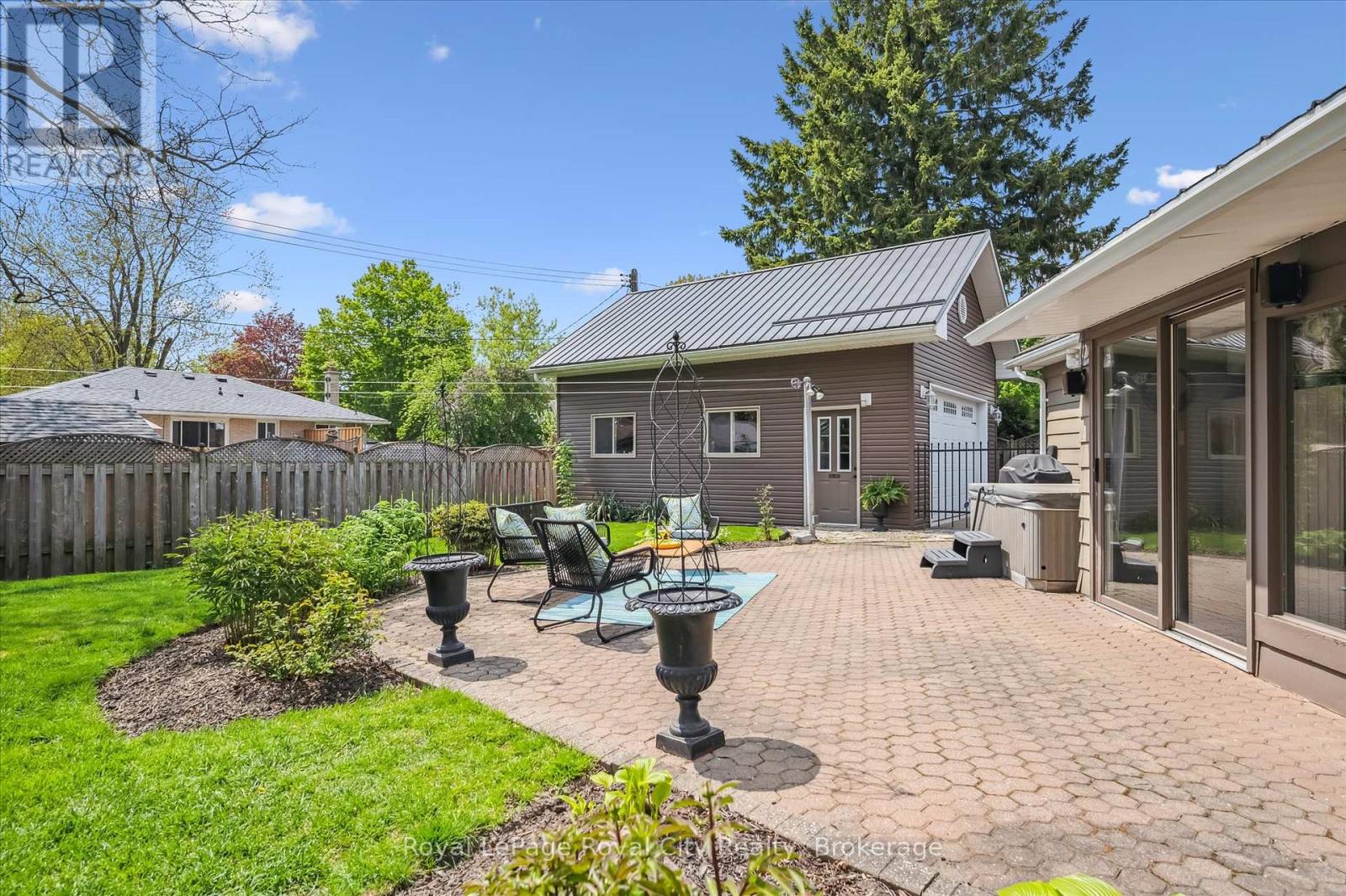 15 Wellington Drive, Centre Wellington, Ontario  N0B 1J0 - Photo 41 - X12314914