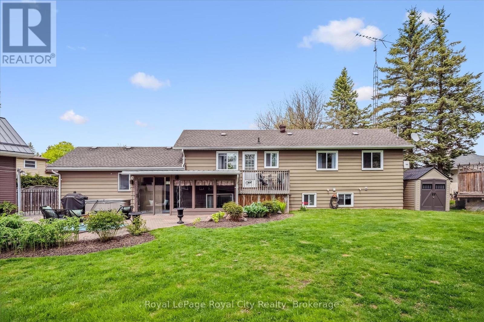 15 Wellington Drive, Centre Wellington, Ontario  N0B 1J0 - Photo 39 - X12314914