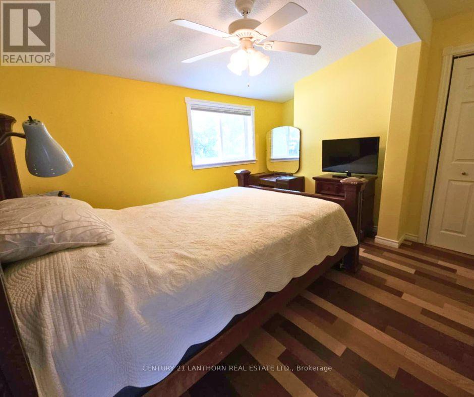 133 Carleton Cove, Belleville, Ontario  K0K 2B0 - Photo 17 - X12322898