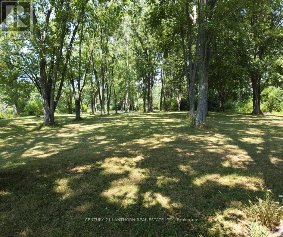 133 Carleton Cove, Belleville, Ontario  K0K 2B0 - Photo 9 - X12322898