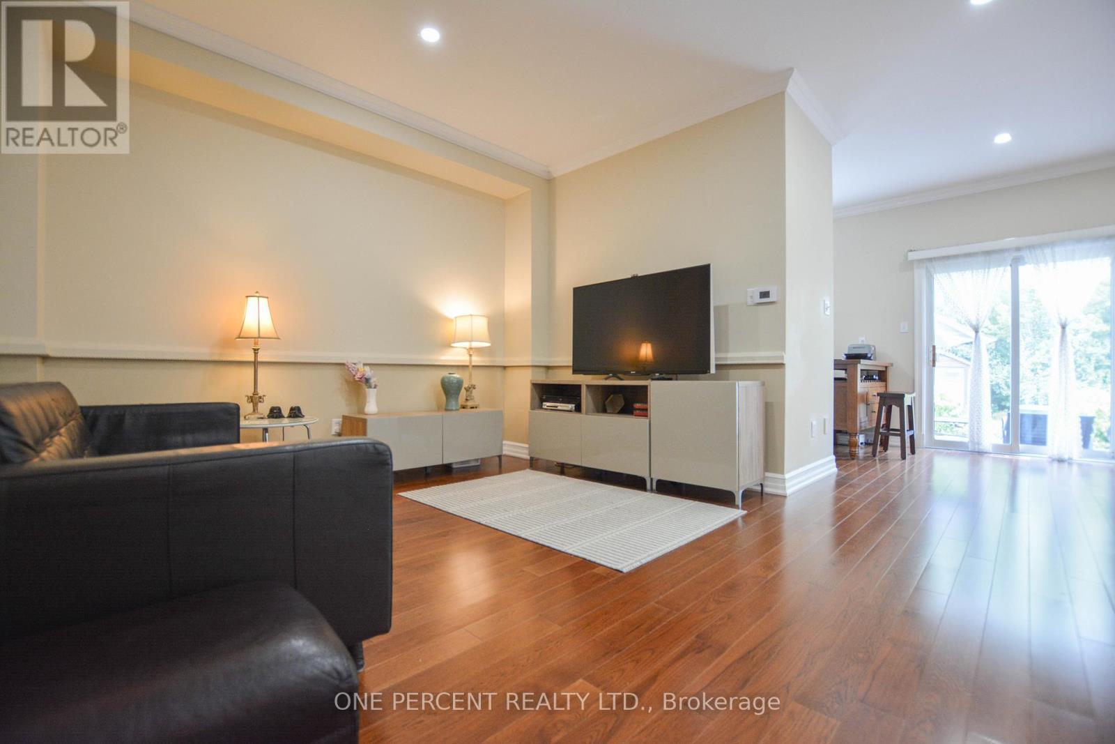 2377 Dalebrook Drive, Oakville, Ontario  L6H 6K4 - Photo 7 - W12322892