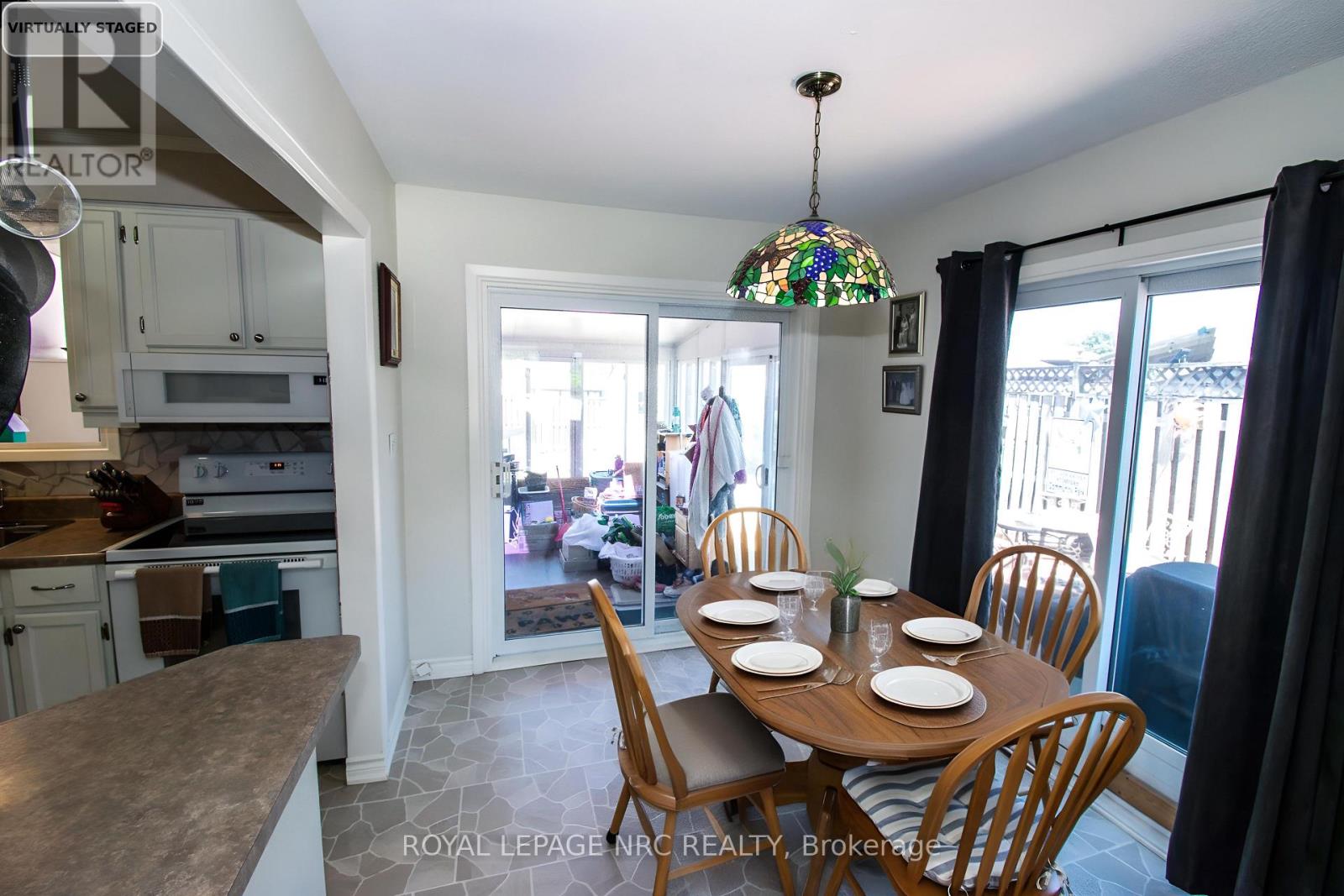 11 Exeter Drive, St. Catharines, Ontario  L2P 3M9 - Photo 11 - X12322901